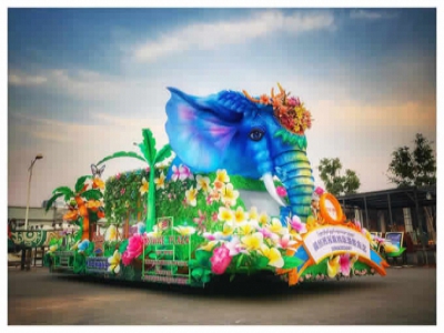 大美中华，最弦民族风“万象更新”彩车京现西双版纳泼水节