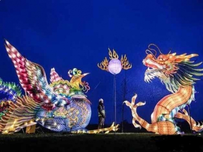 自贡彩灯照亮了英国最大的远足探险野生动物园